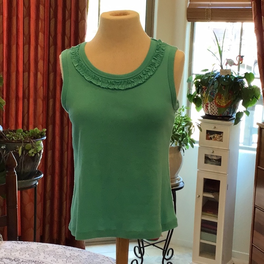 Sleeveless Green Tee.